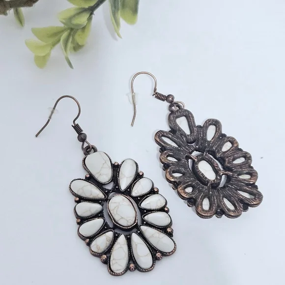Western Squash Blossom Ivory & Copper Earrings - Picture 3 of 4